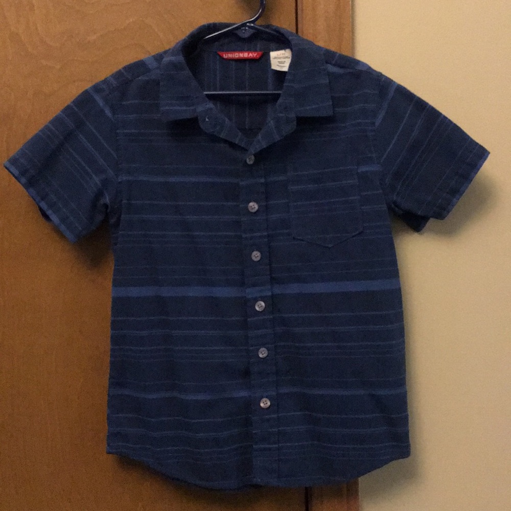 Lot of 3 boys shirts